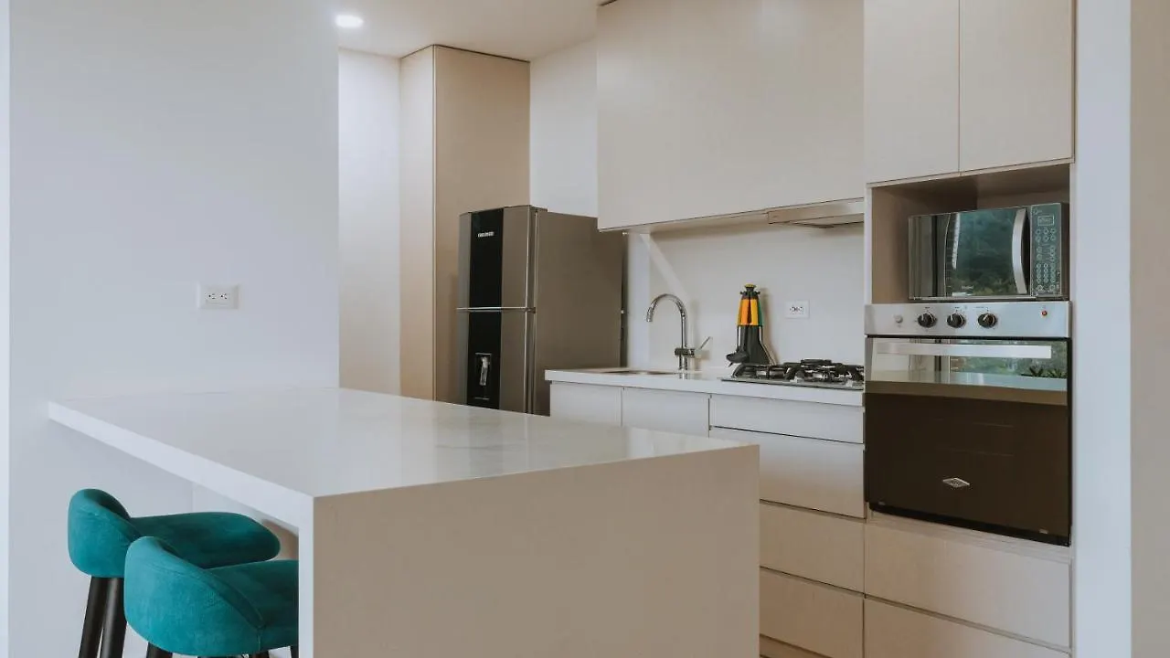 ***** Hotel Travelers Urban Studios Medellin Colombia